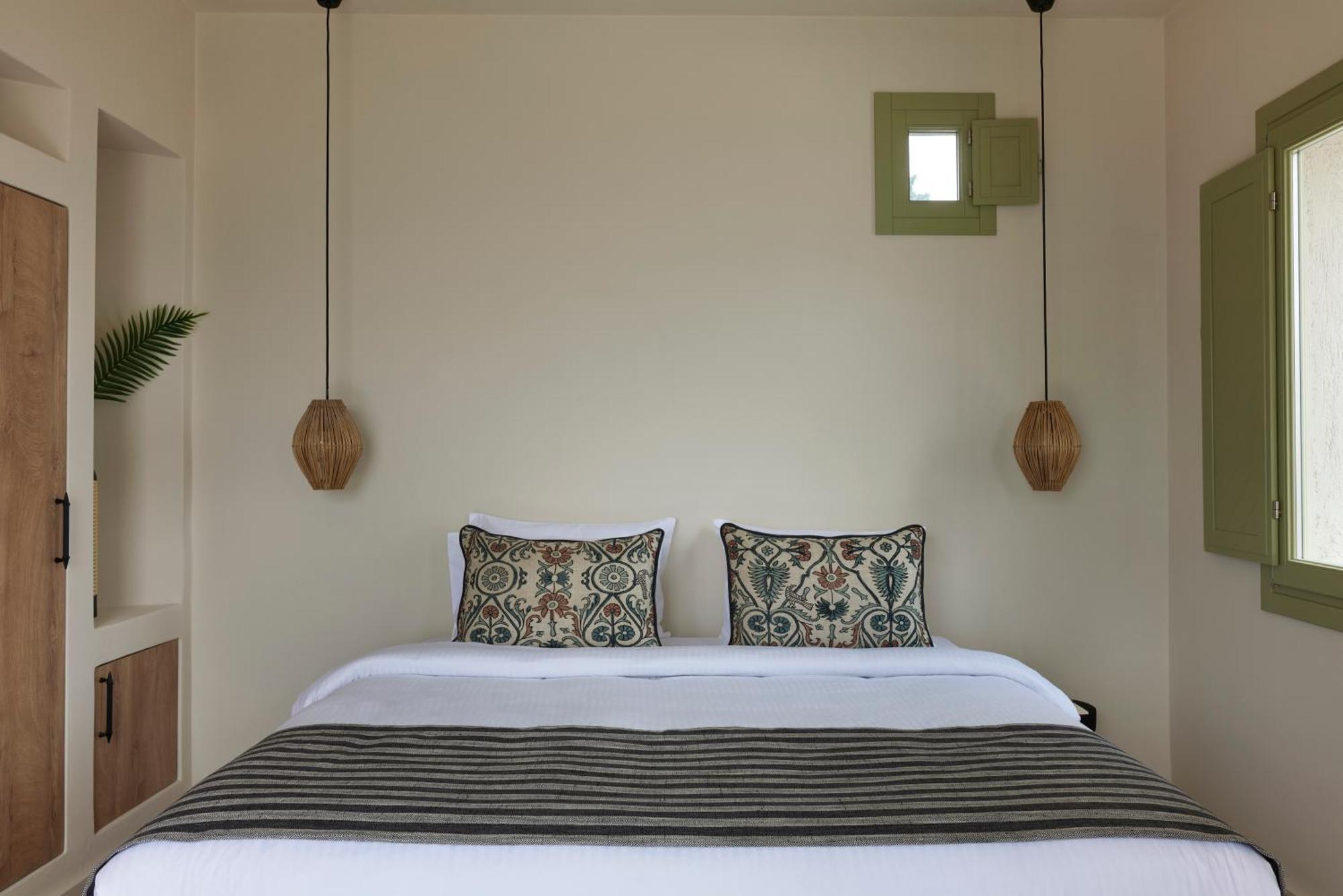 Aeon Suites - Adults Only Pýrgos Dış mekan fotoğraf