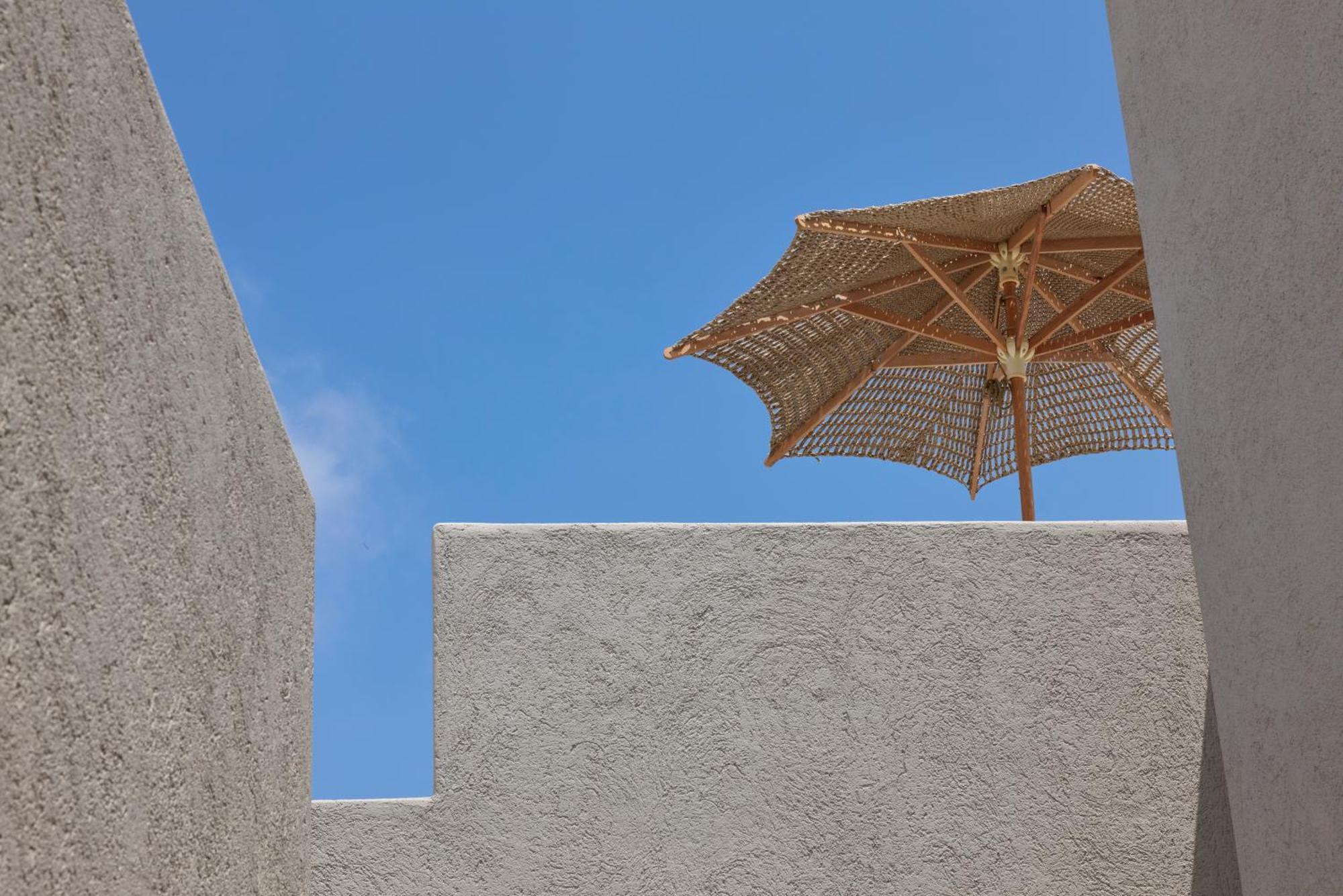 Aeon Suites - Adults Only Pýrgos Dış mekan fotoğraf